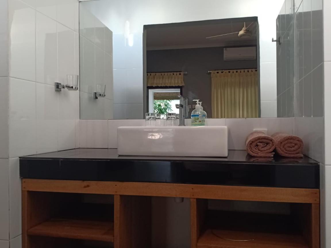 Rasti 2 Homestay Kuta  Rum bild